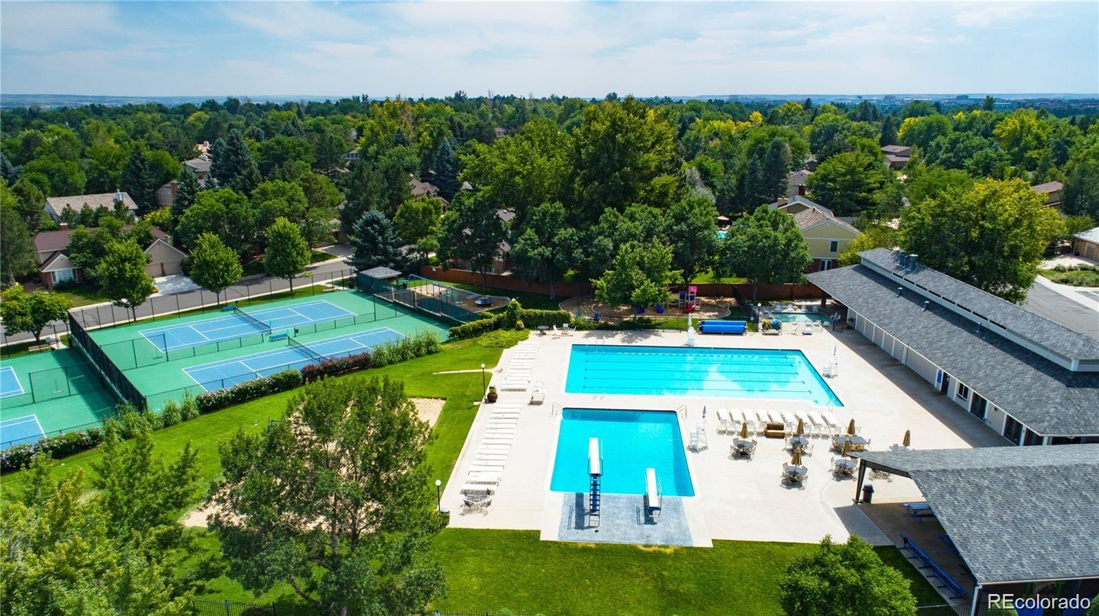 5812 S Geneva Street