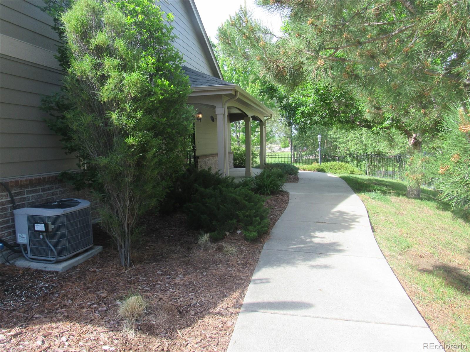 555 Alton Way E