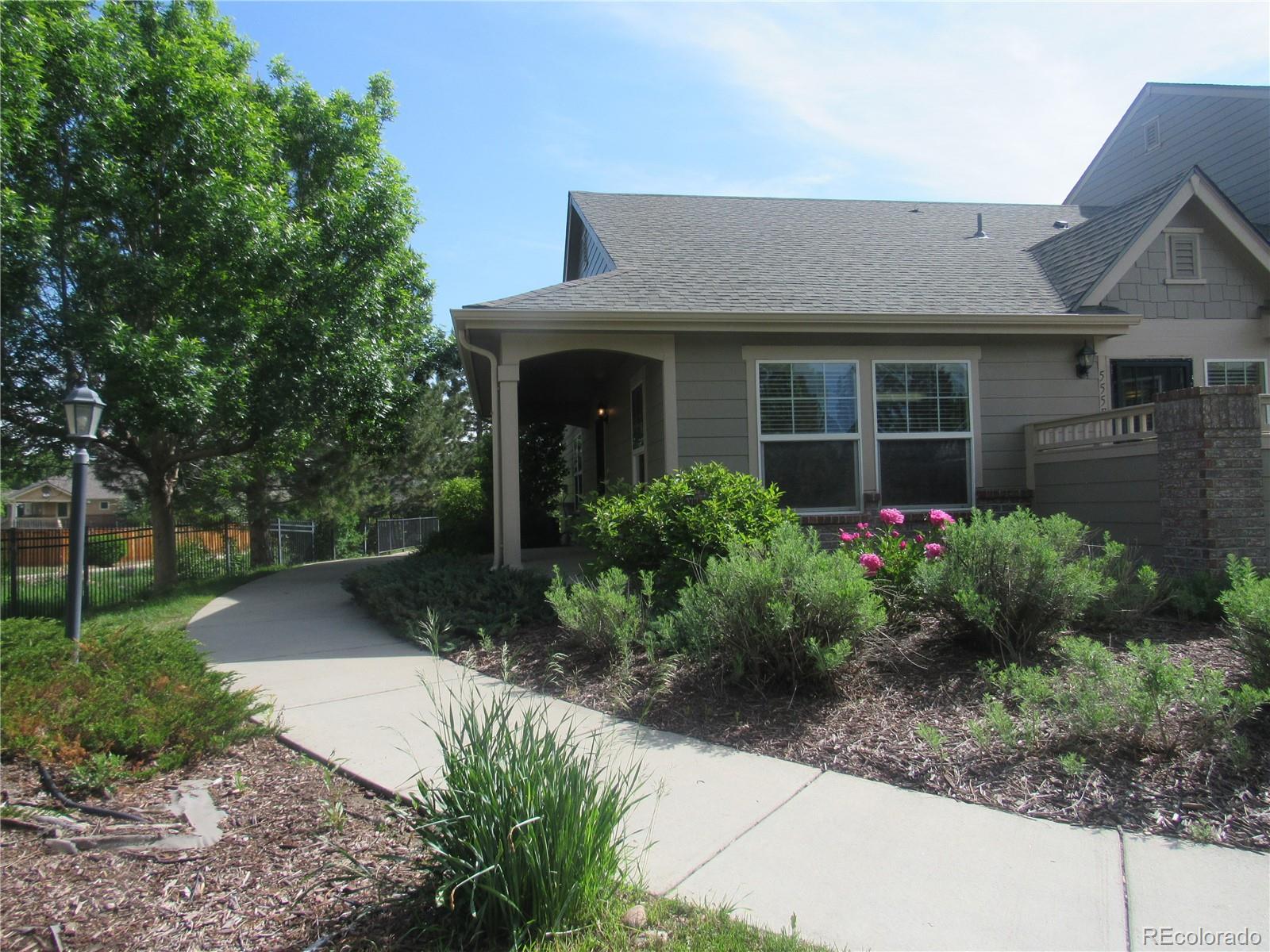 555 Alton Way E