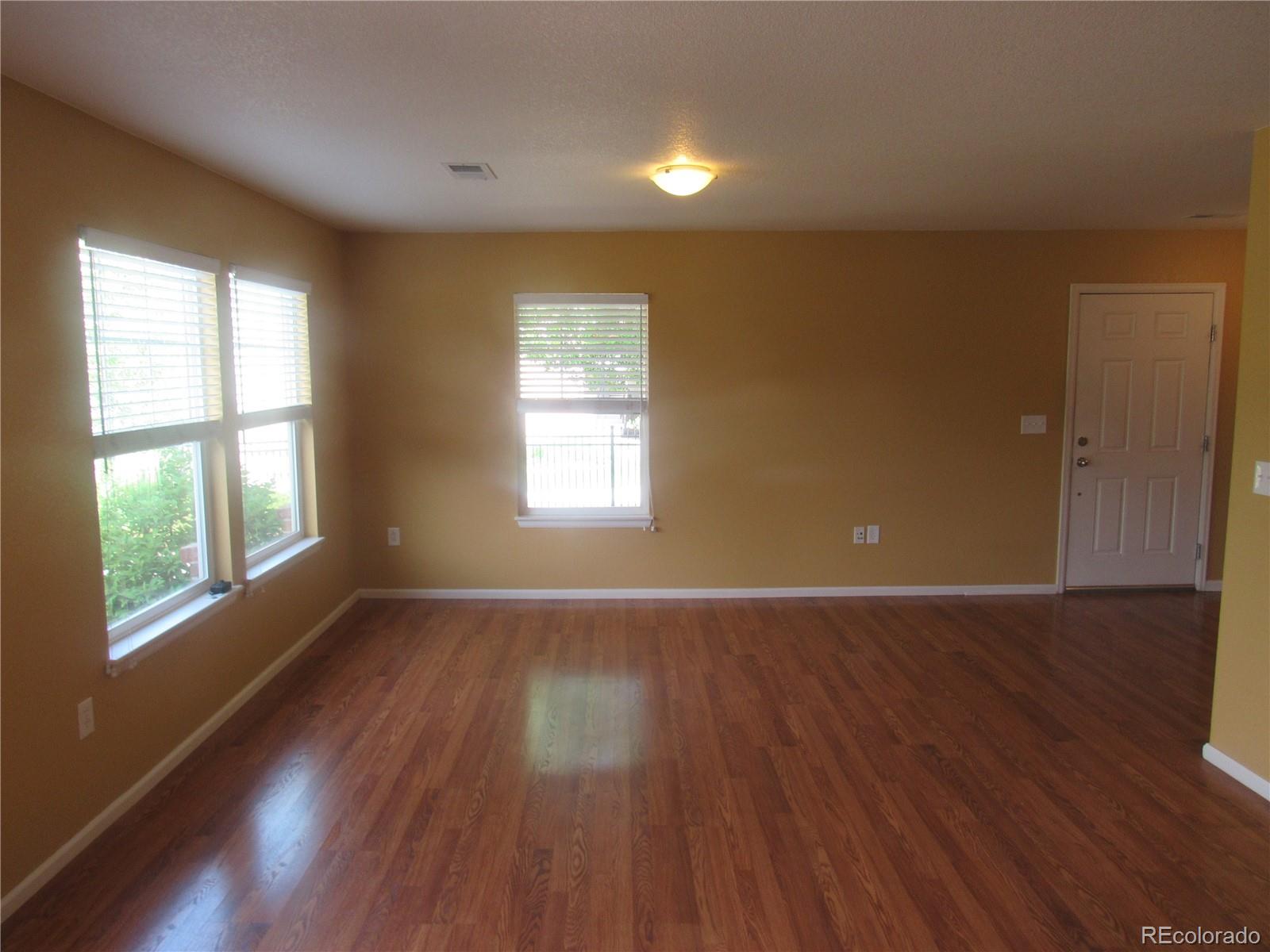 555 Alton Way E