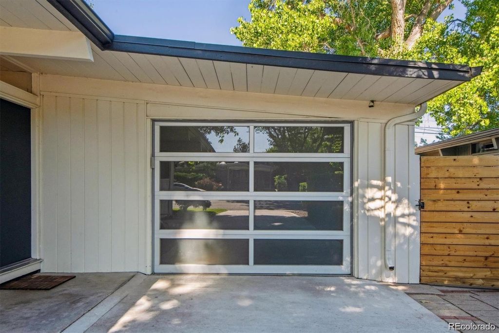 Photo of 1309 S Elm Street, Denver, CO 80222 (MLS # 9218373)