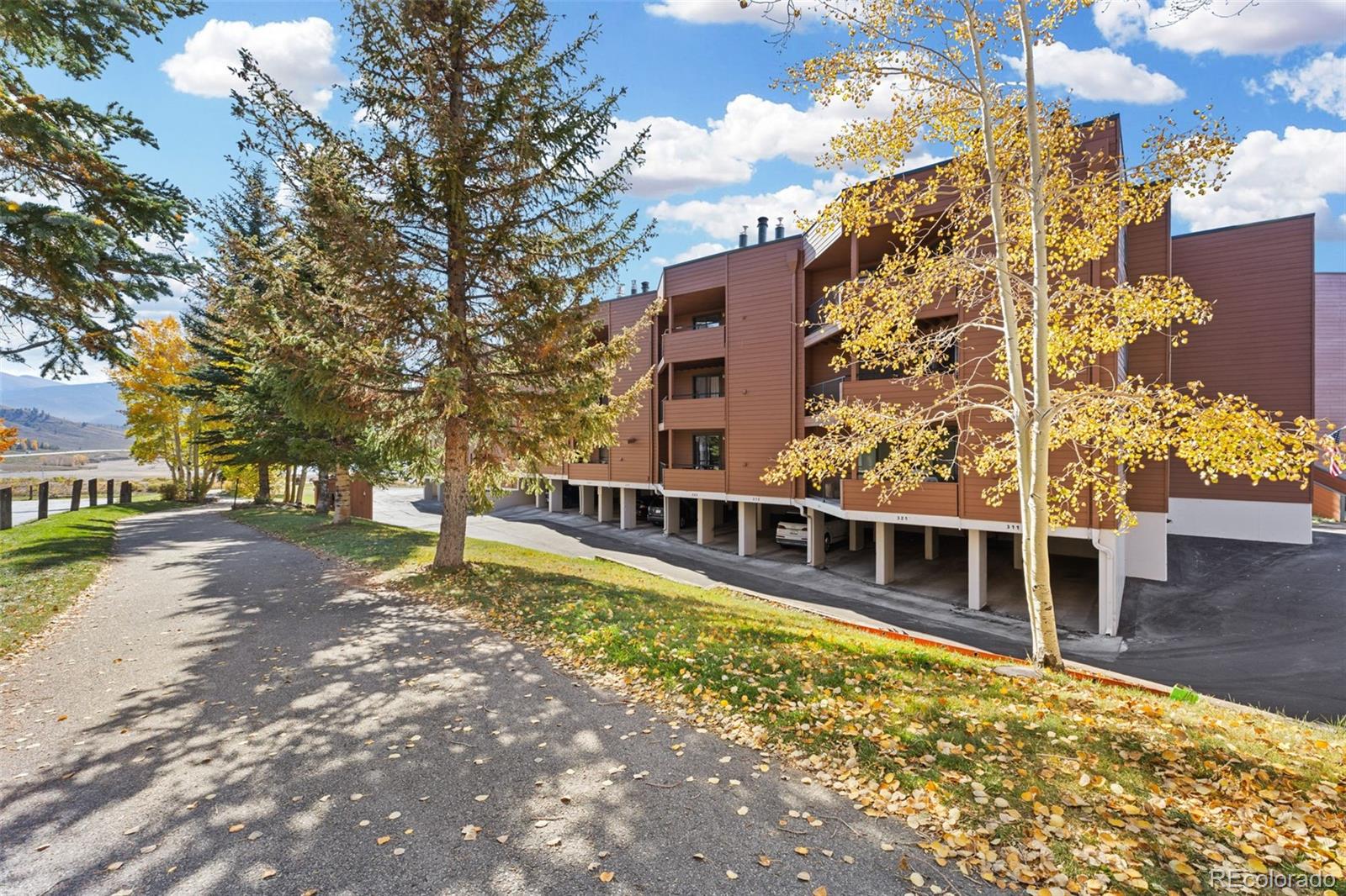 188 E La Bonte Street 319