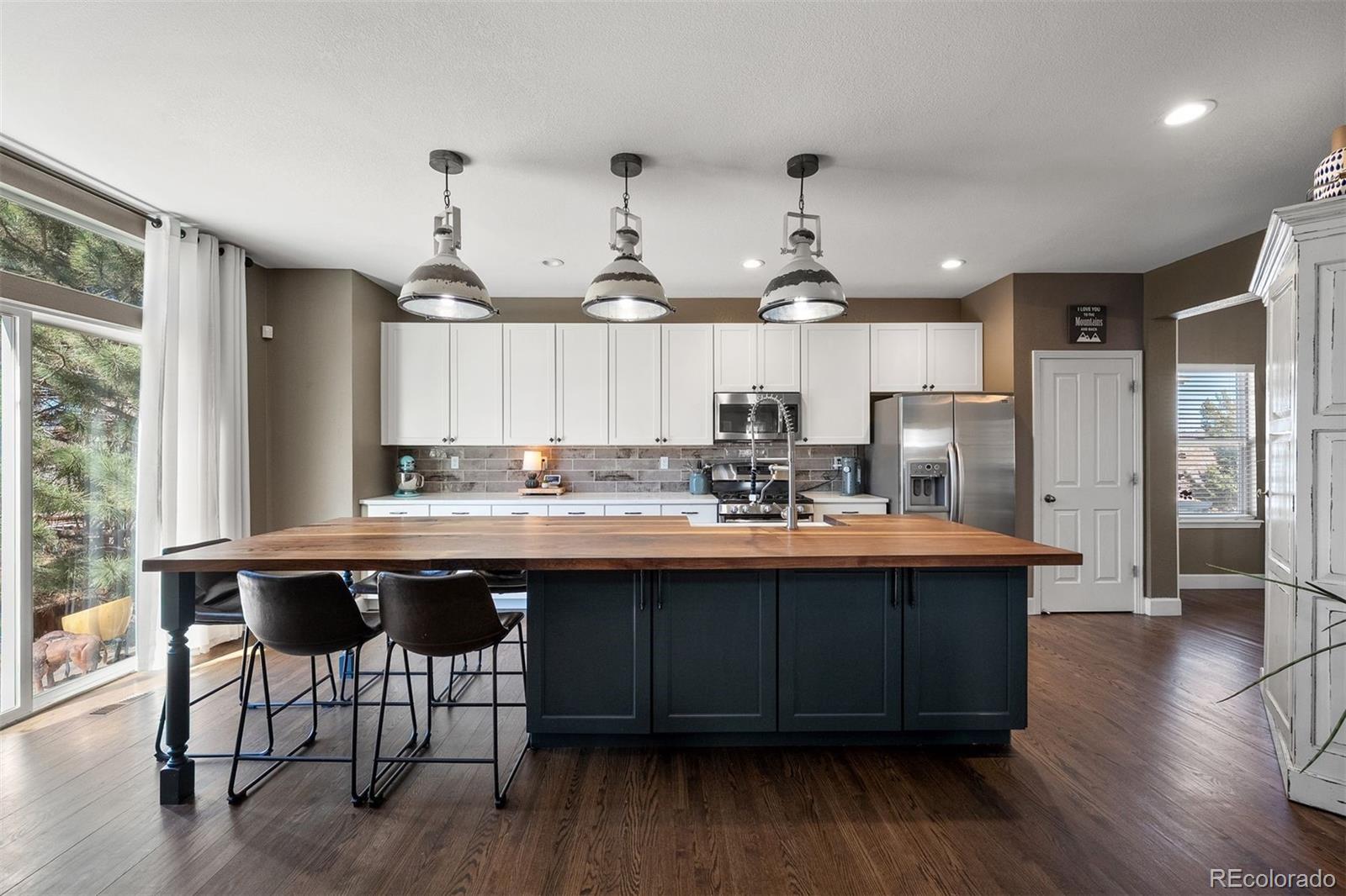 3867 Broadview Place