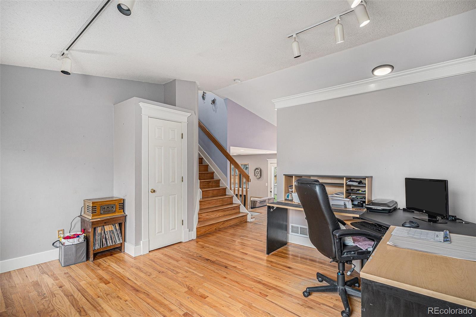9626 Whitecliff Place