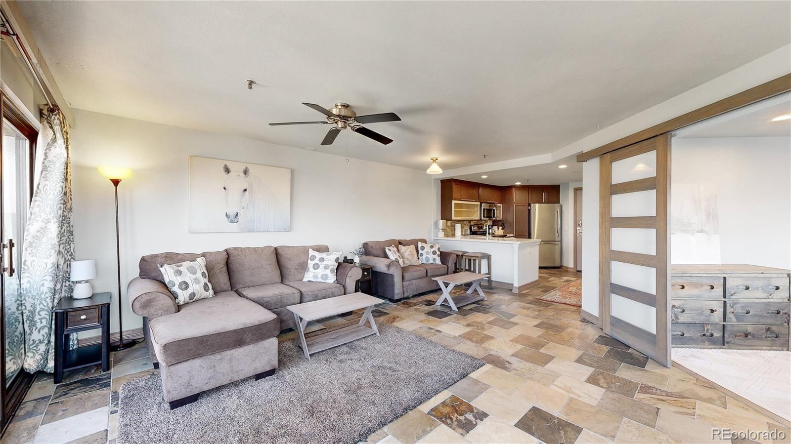 100 Park Avenue W 608