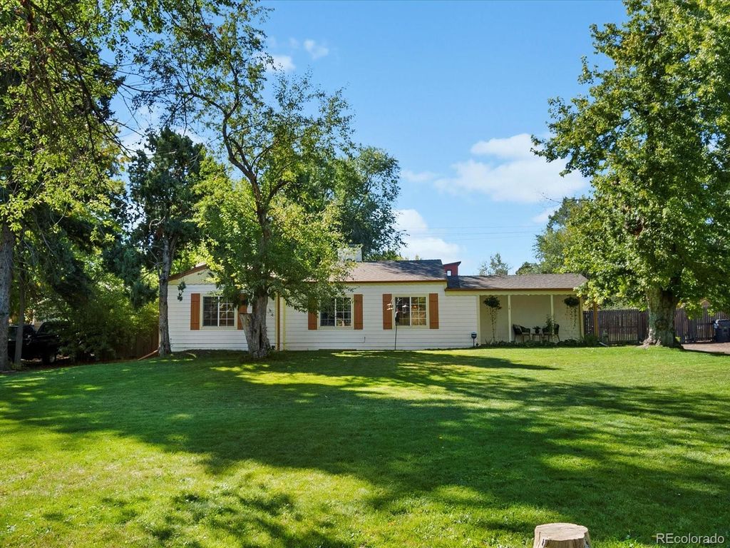 Photo of 16 Lakewood Heights Dr, Lakewood, CO 80215 (MLS # 3094615)