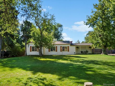 16 Lakewood Heights Lakewood CO 80215