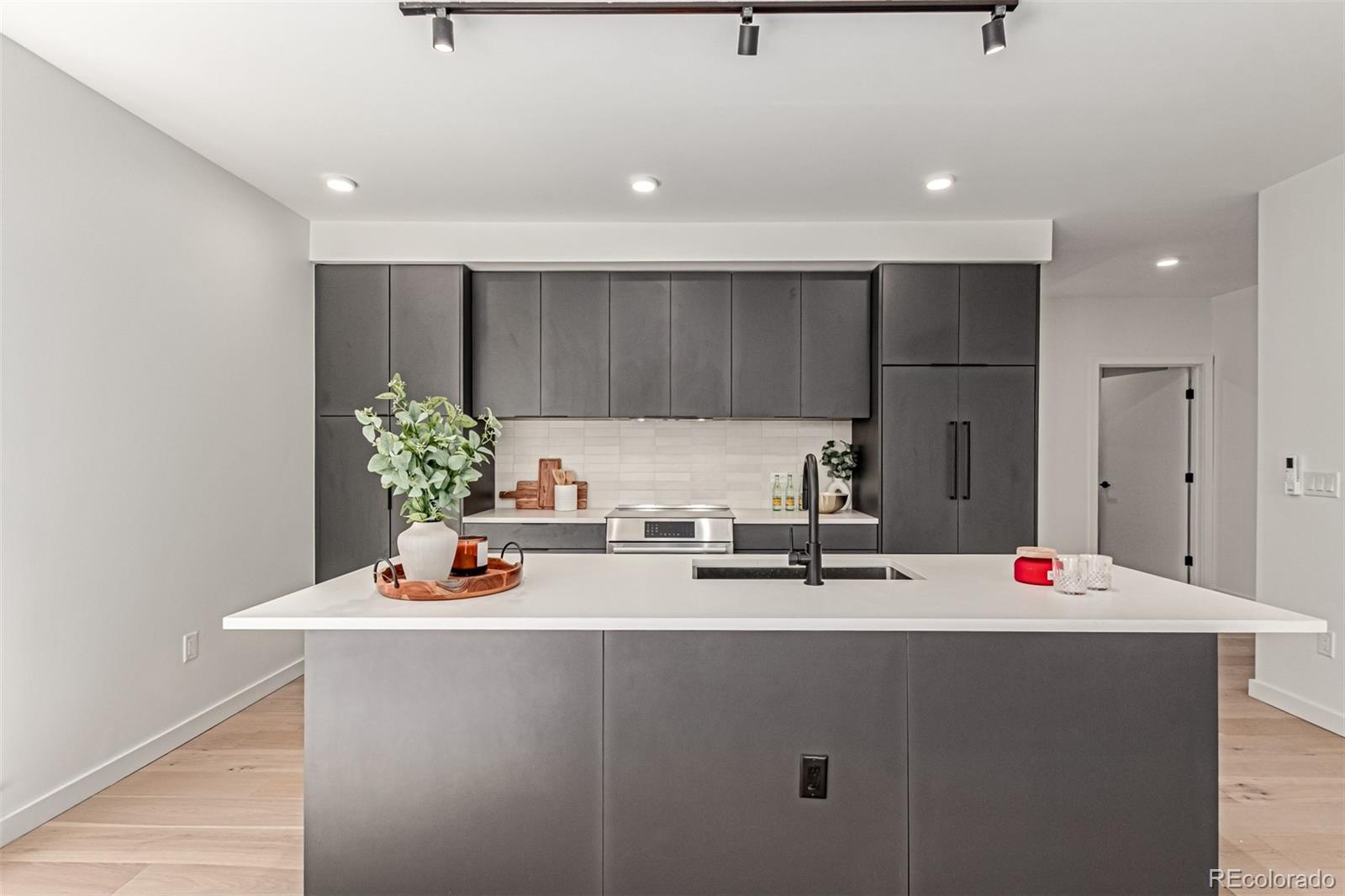 1601 Park Avenue 307