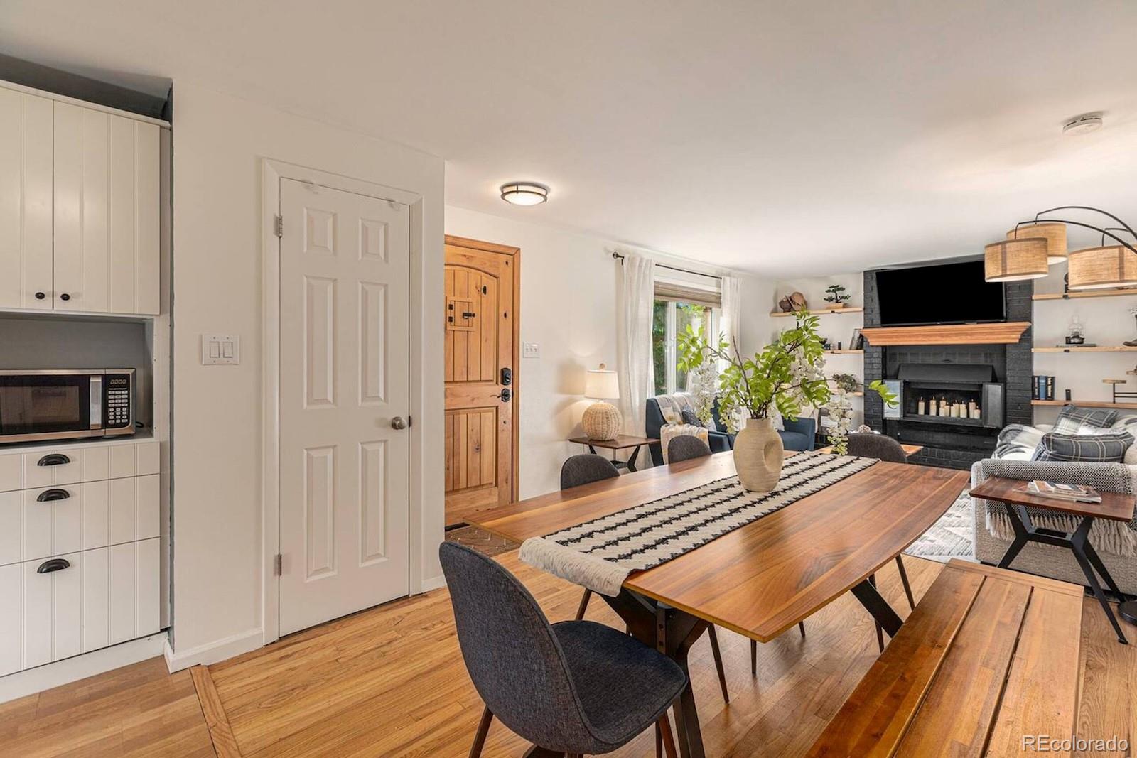 6634 S Penrose Court