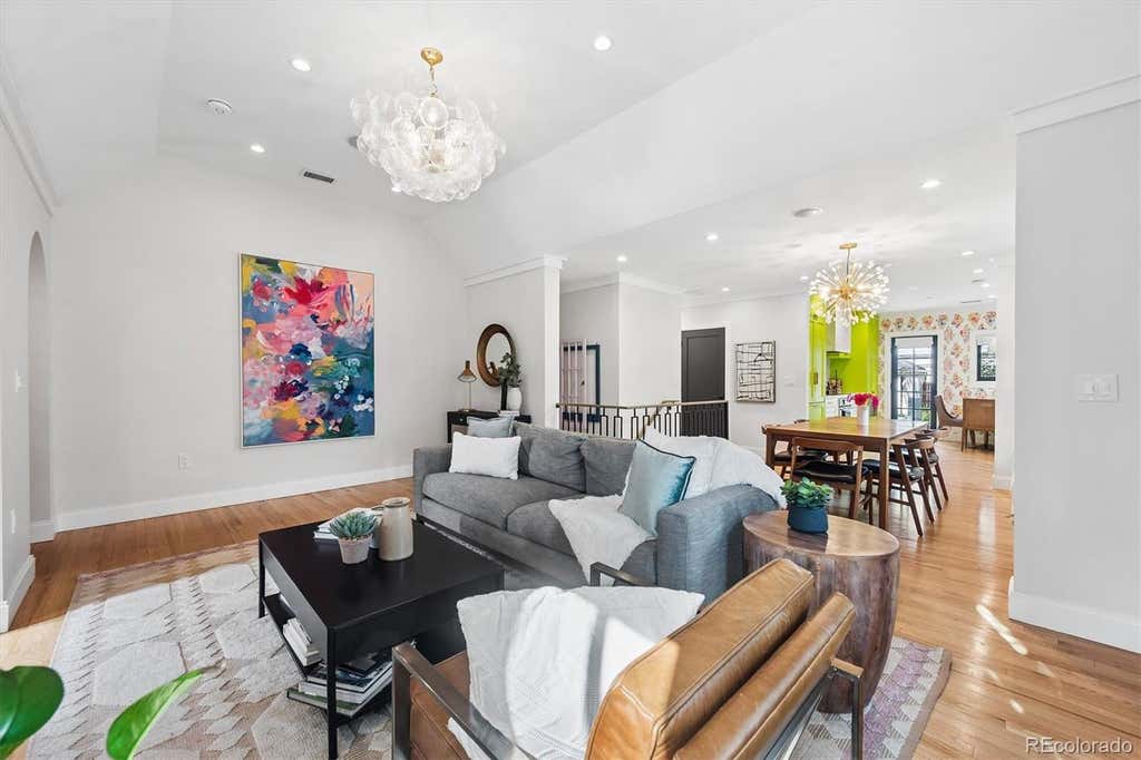 Photo of 550 S York Street, Denver, CO 80209 (MLS # 9307907)