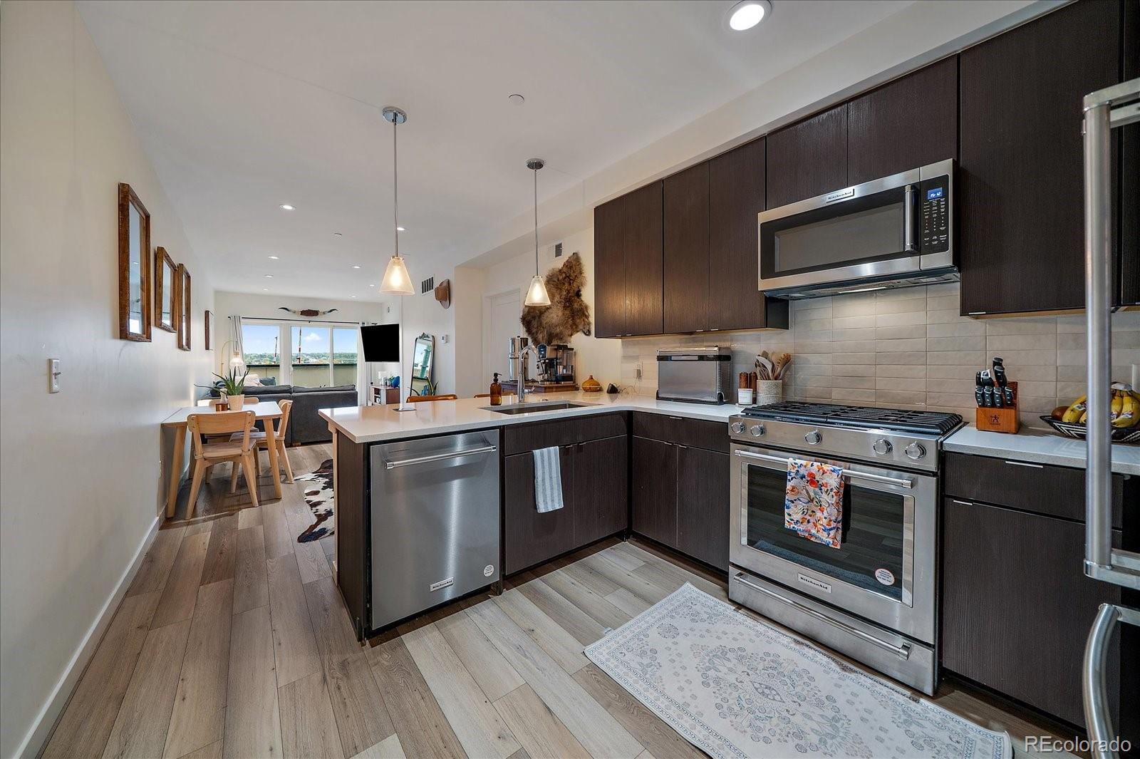 7357 W Grandview Avenue 202