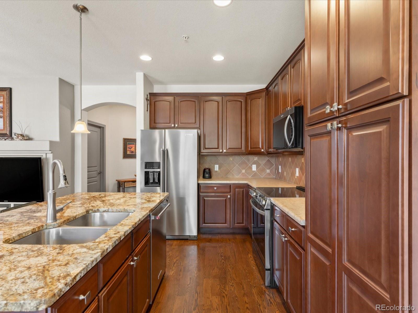 11923 W Long Circle 103