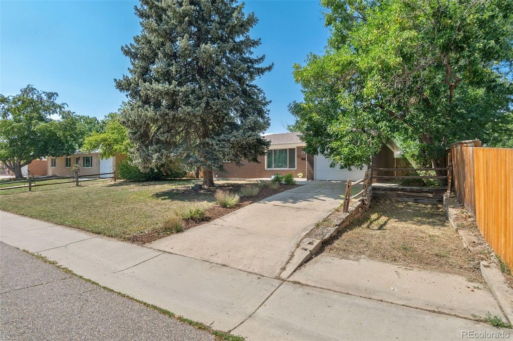 Photo of 961 Birch Street, Broomfield, CO 80020 (MLS # 9829754)