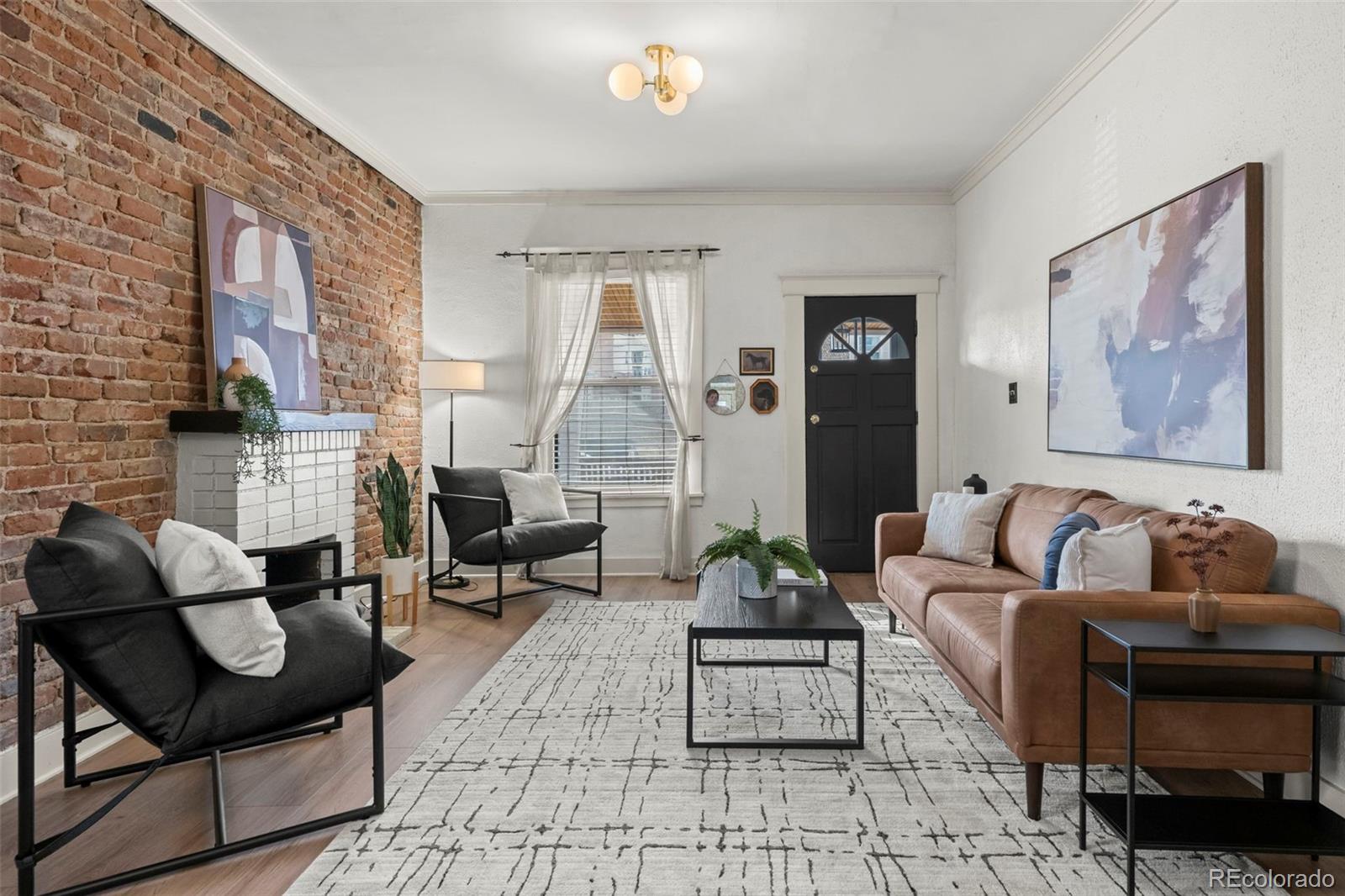 1056 S Pennsylvania Street