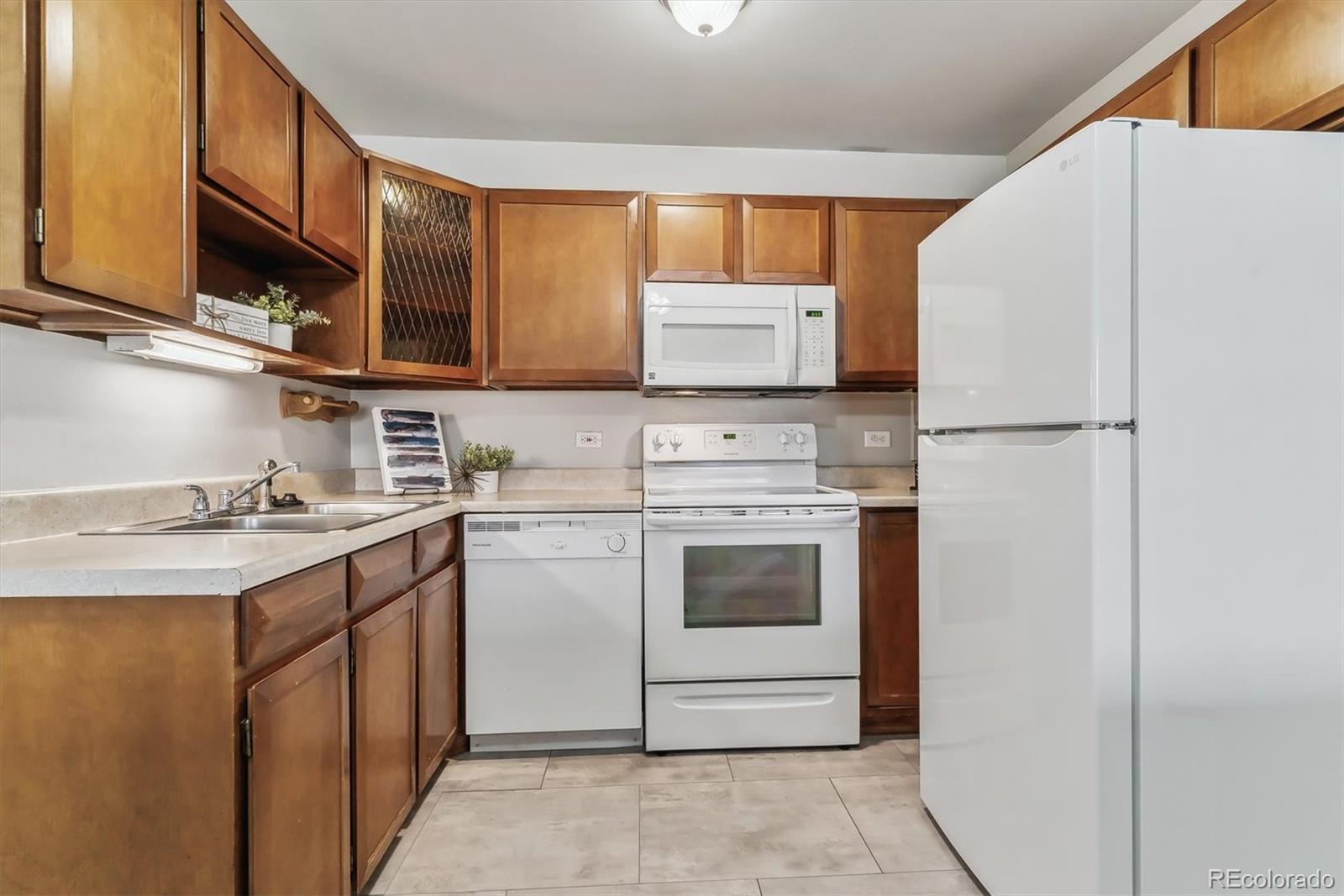 9155 E Center Avenue 3C, Denver, CO, 80247 4 9155 E Center Avenue 3C