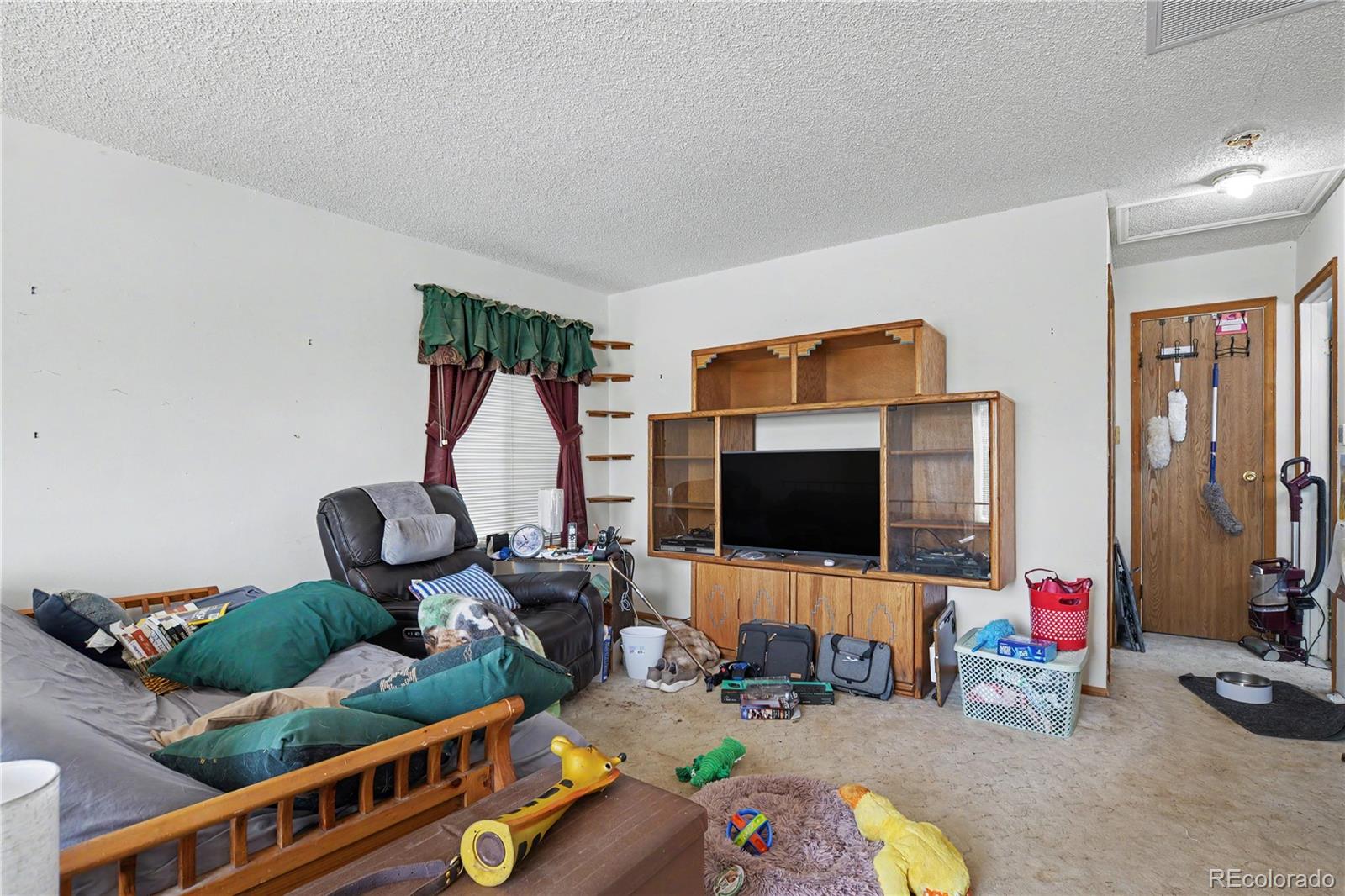 10035 Holland Court