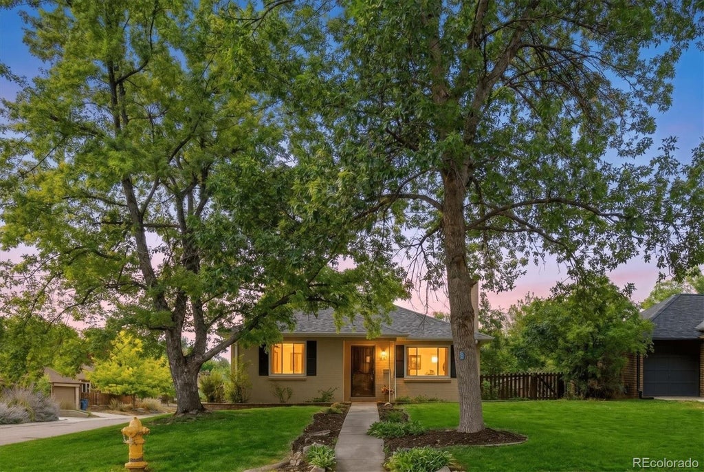 Photo of 746 Ivanhoe Street, Denver, CO 80220 (MLS # 9627877)