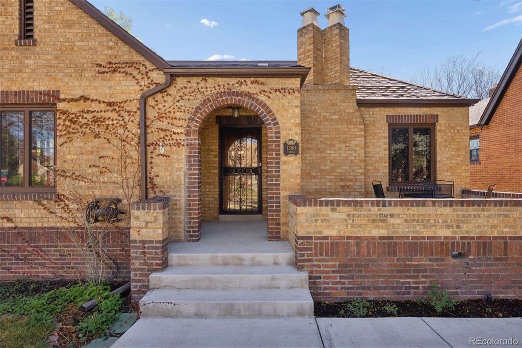 Photo of 1390 Eudora Street, Denver, CO 80220 (MLS # 2539812)