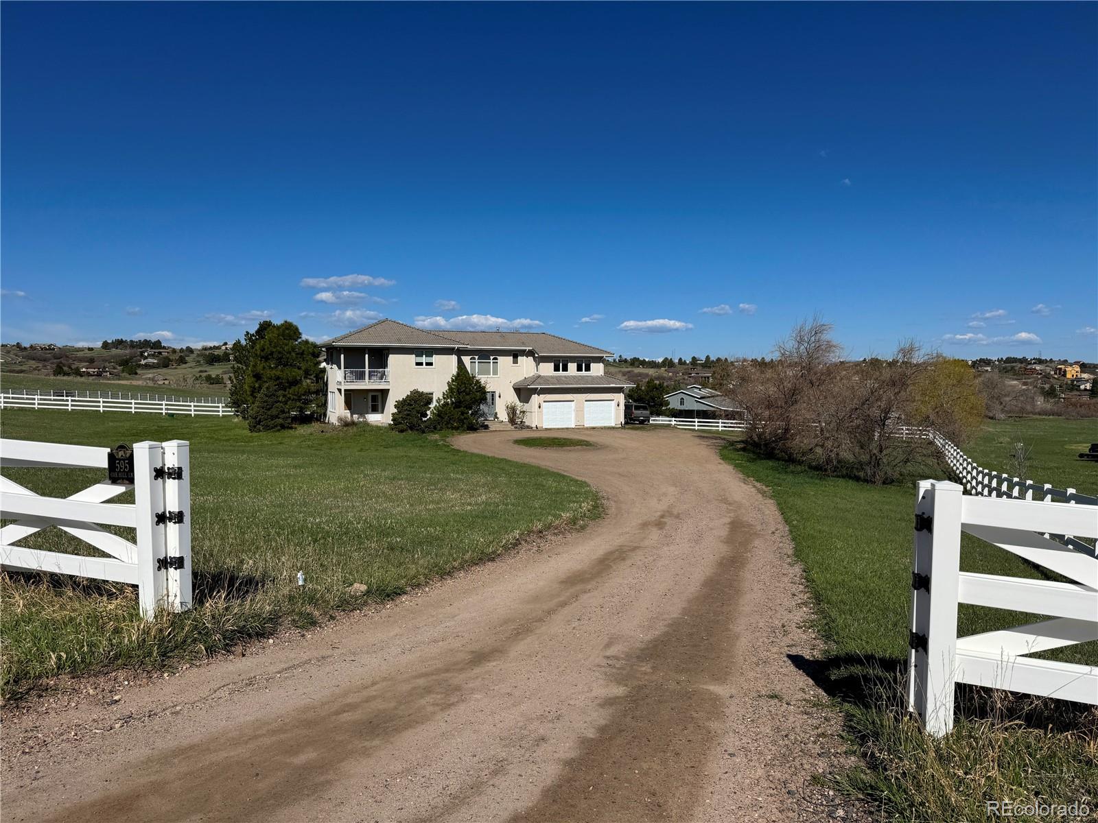 595 W Oak Hill Lane