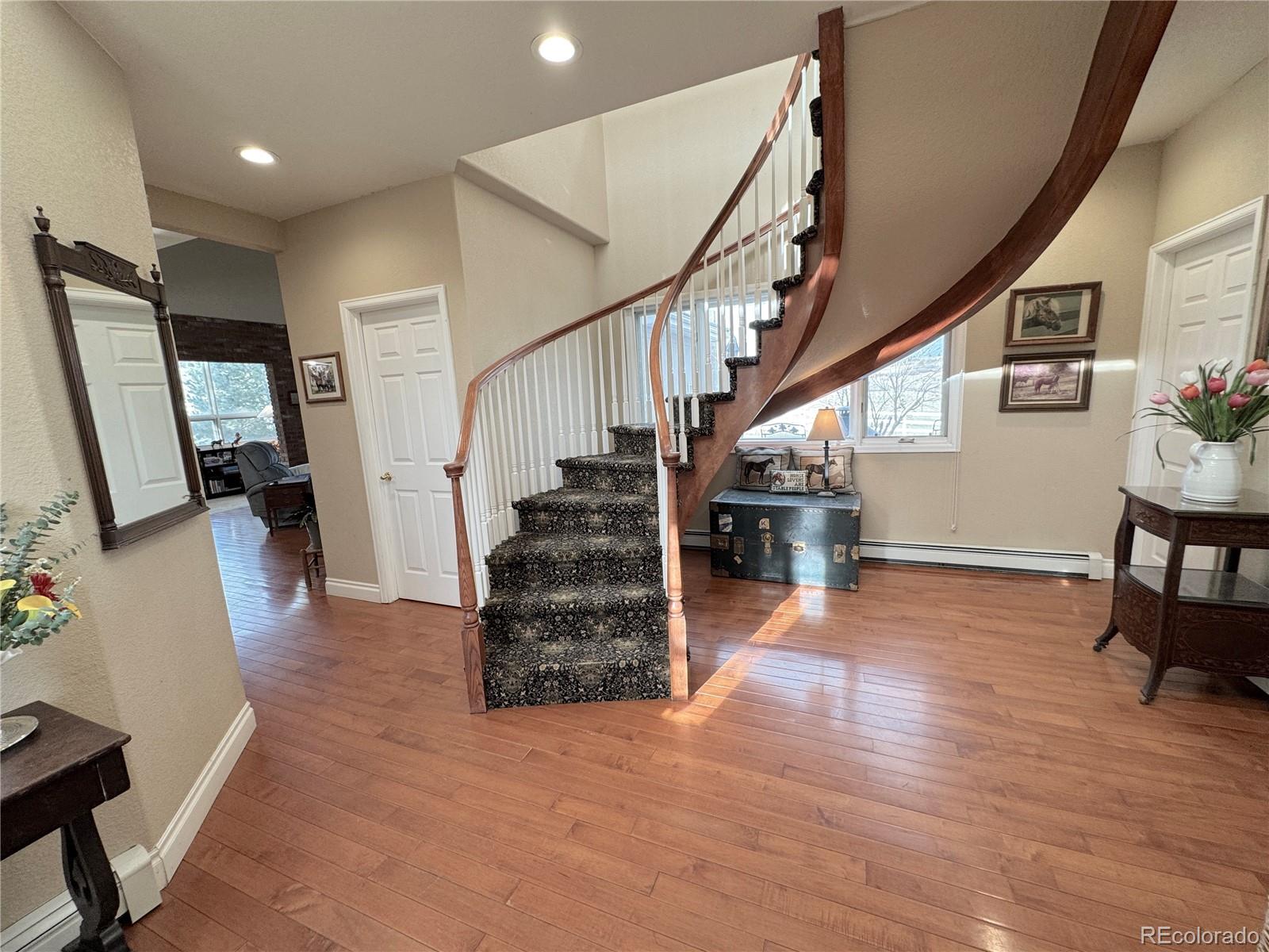 595 W Oak Hill Lane