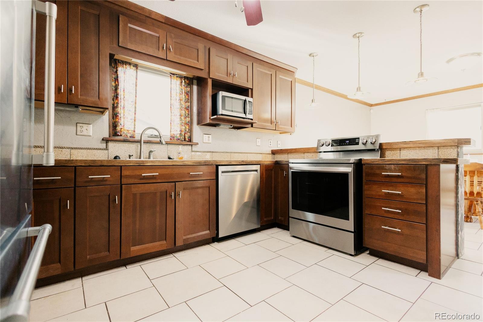 2535 W Bijou Street, Colorado Springs, CO, 80904 4 2535 W Bijou Street