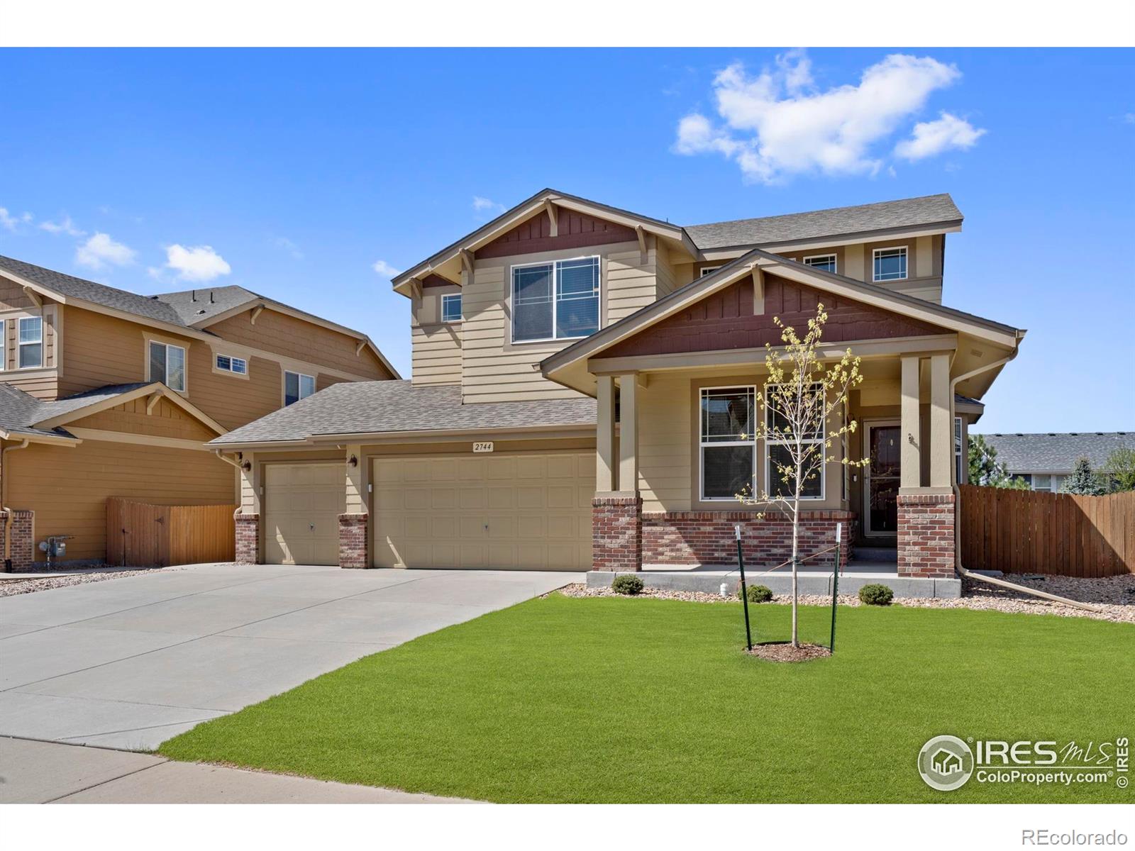 2744 Aylesbury Way