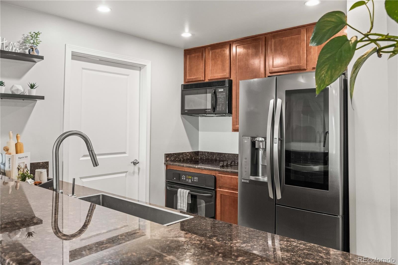 975 N Lincoln Street Unit 11H, Denver, CO 80203 — MLS #8395334 — photo 9 of 37
