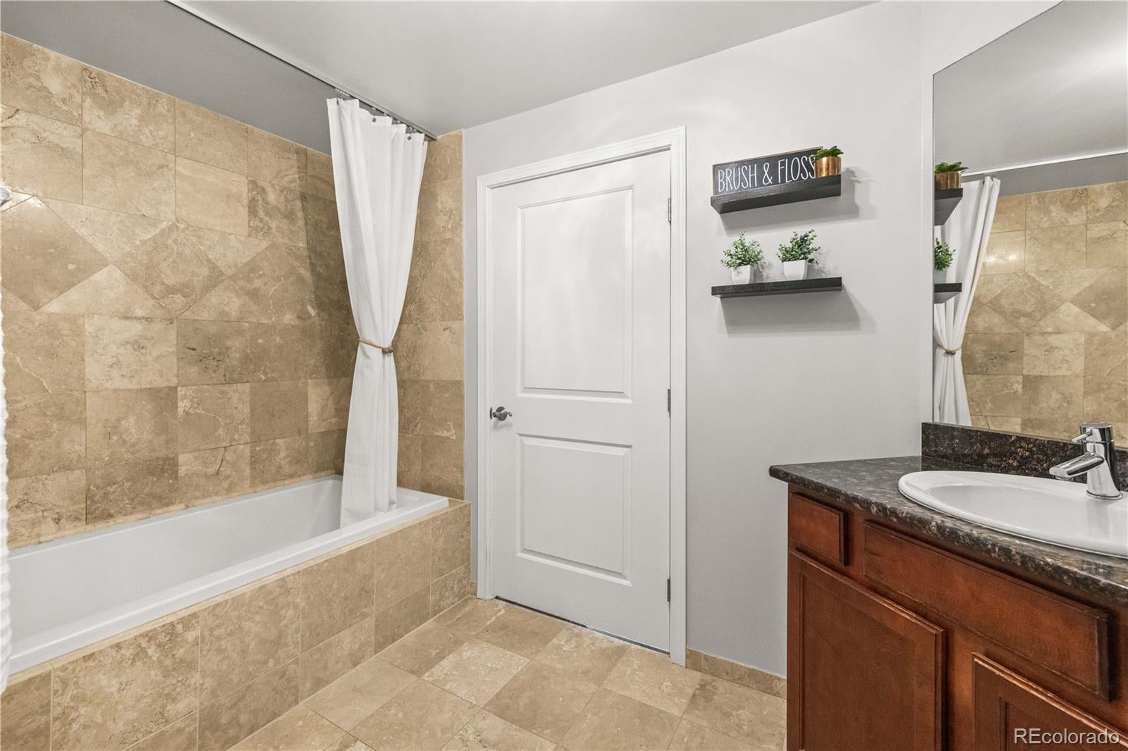 975 N Lincoln Street Unit 11H, Denver, CO 80203 — MLS #8395334 — photo 23 of 37