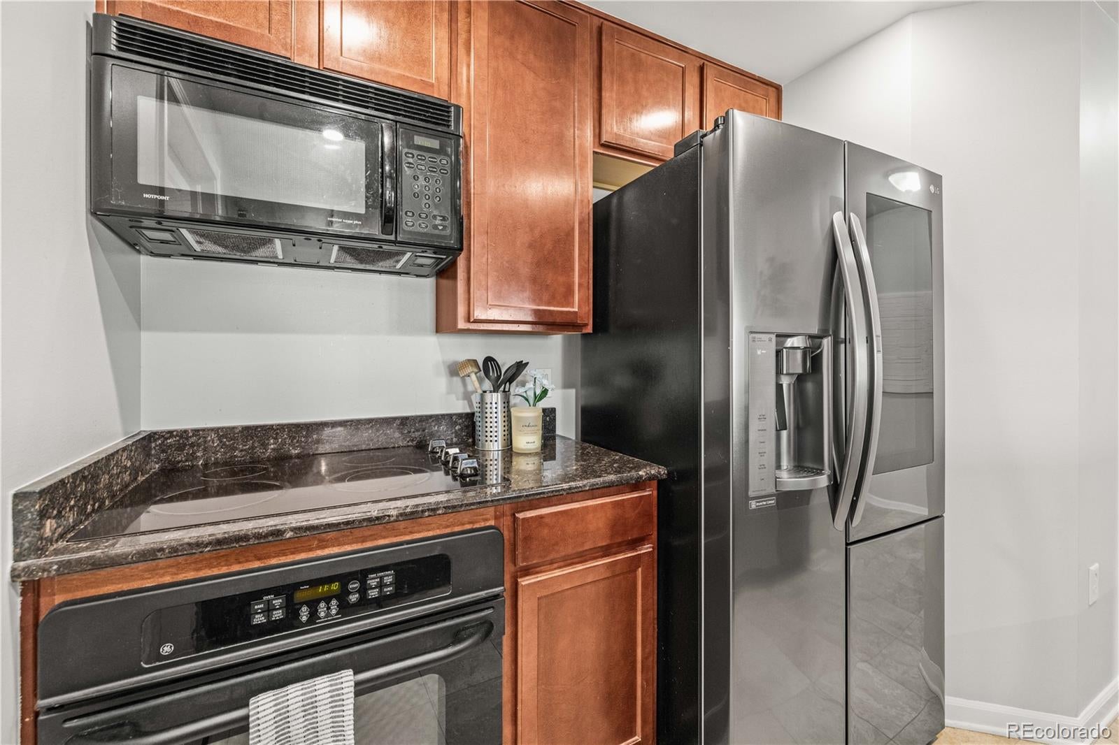975 N Lincoln Street Unit 11H, Denver, CO 80203 — MLS #8395334 — photo 11 of 37