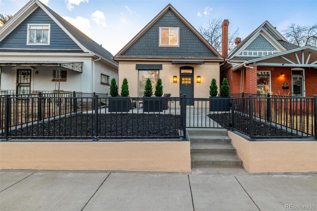 Photo of 555 S Logan Street, Denver, CO 80209 (MLS # 5159860)