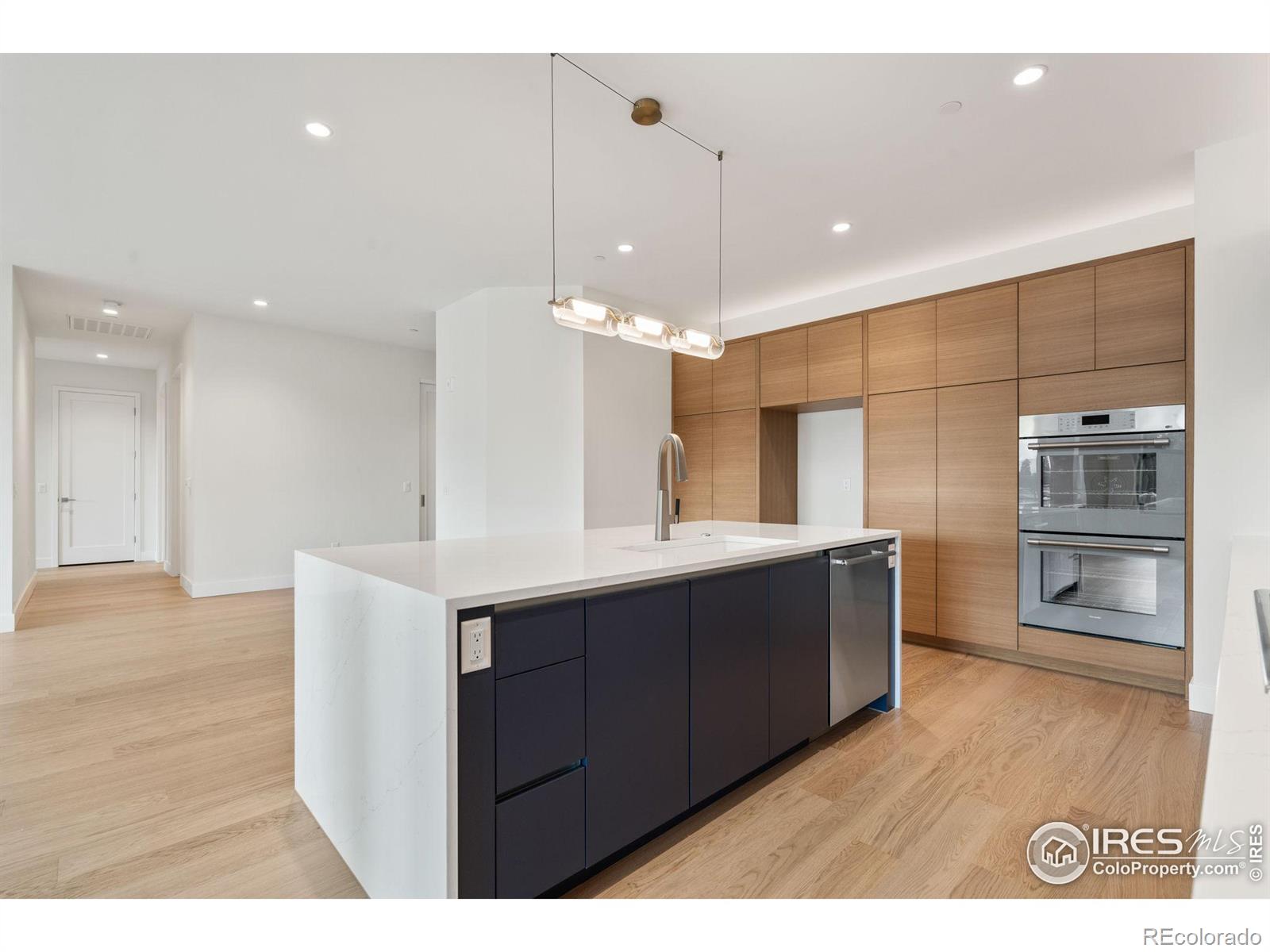205 E 6th Street 301