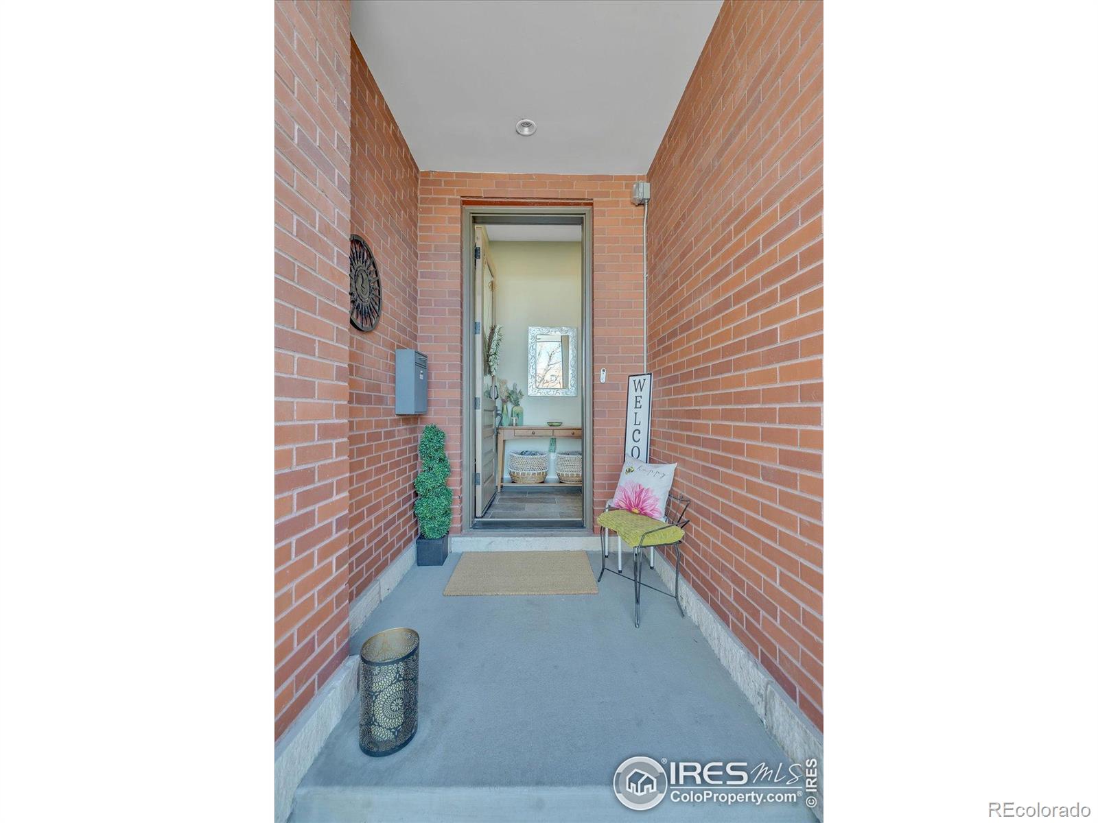 2890 Curtis Street