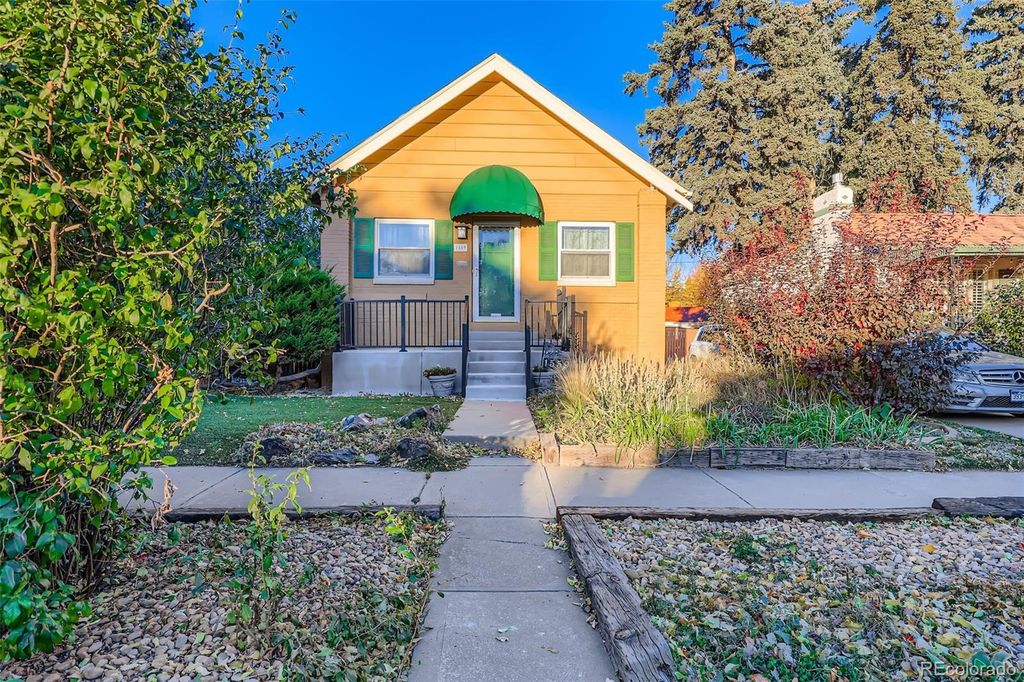 Photo of 1559 Elm Street, Denver, CO 80220 (MLS # 6156938)
