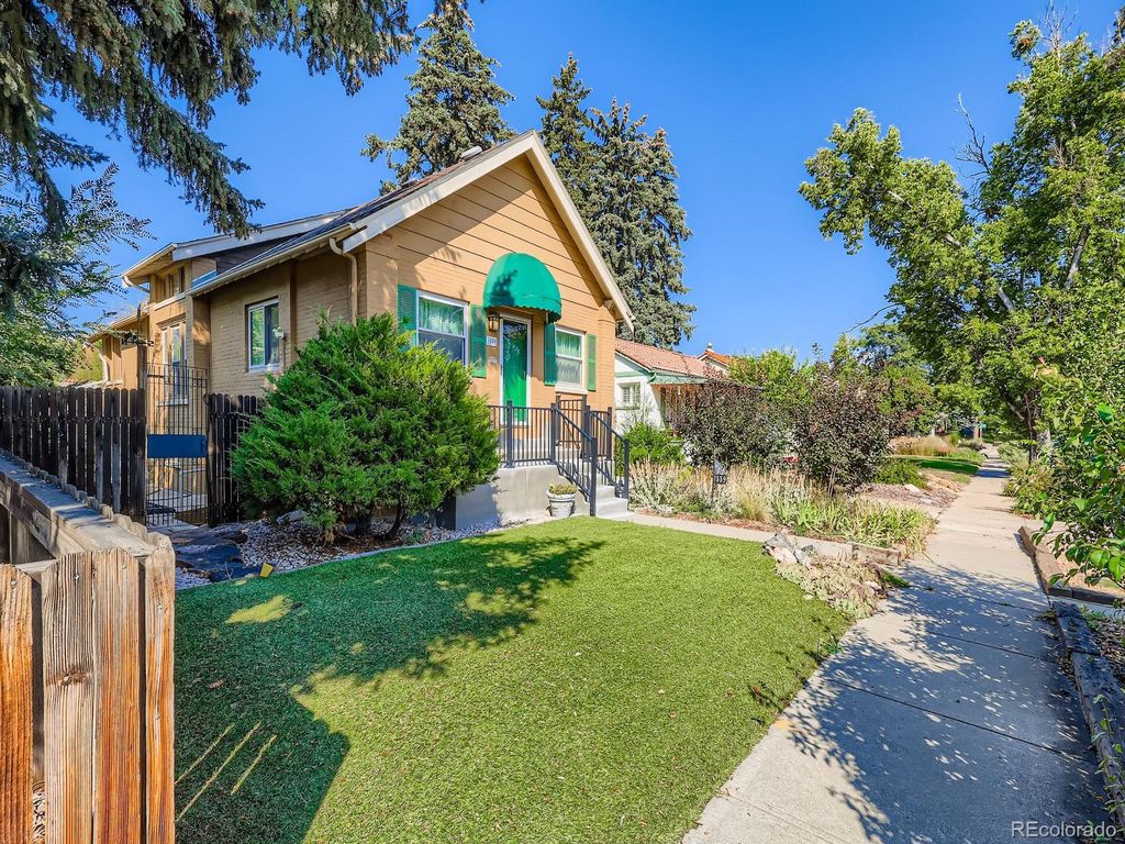 Photo of 1559 Elm Street, Denver, CO 80220 (MLS # 6156938)