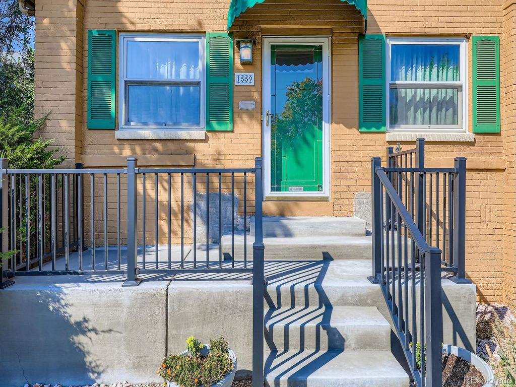 Photo of 1559 Elm Street, Denver, CO 80220 (MLS # 6156938)