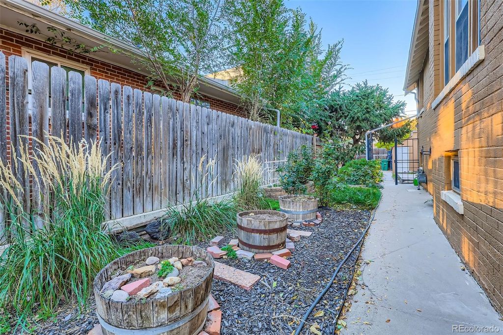 Photo of 1559 Elm Street, Denver, CO 80220 (MLS # 6156938)