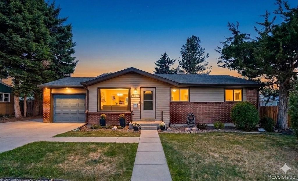Photo of 6780 S Albion Way, Centennial, CO 80122 (MLS # 4112646)