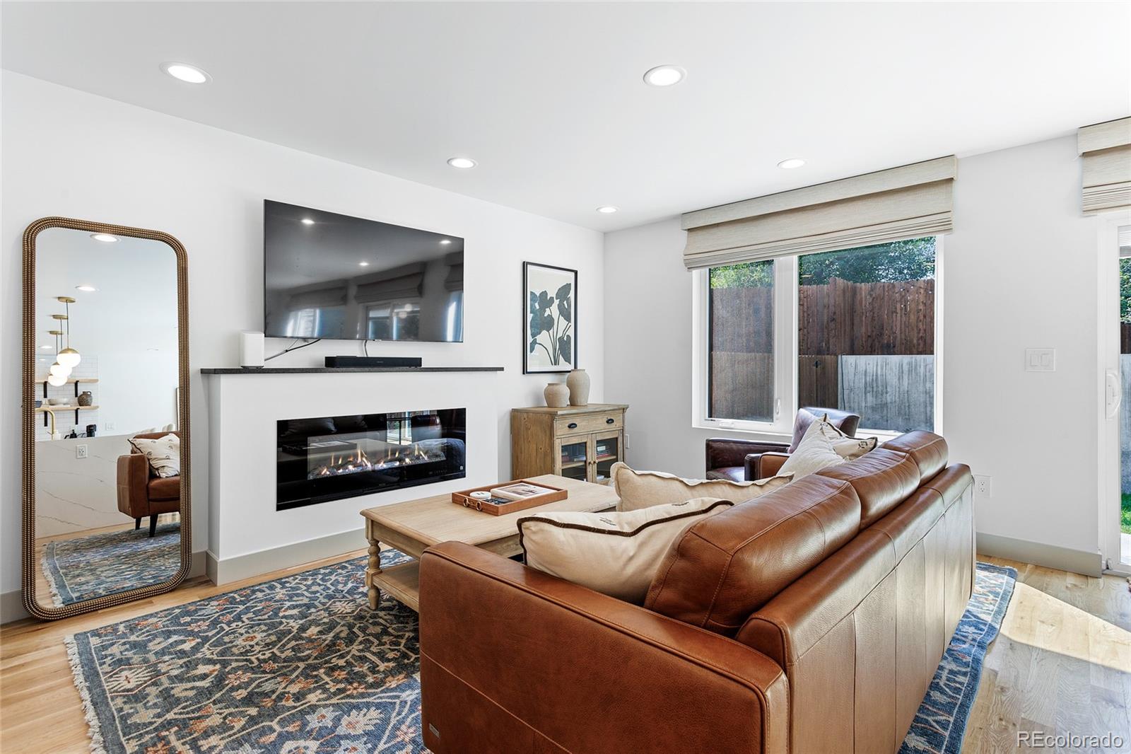 6085 S Sycamore Street