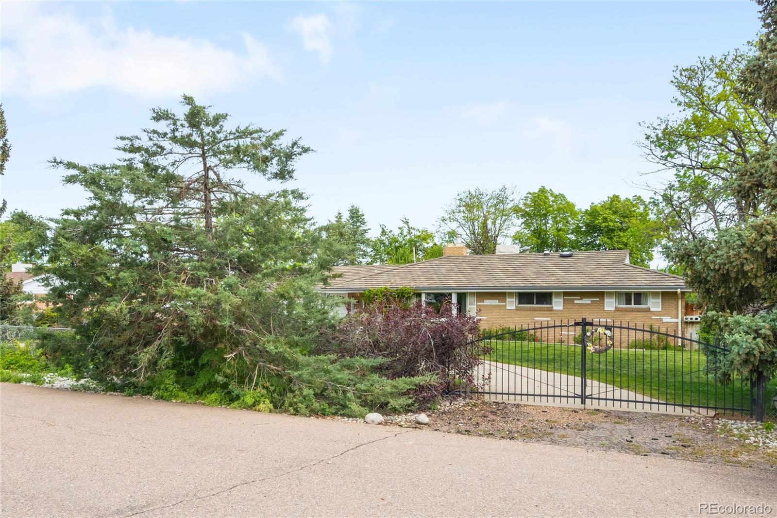 9045 W Ithaca Place