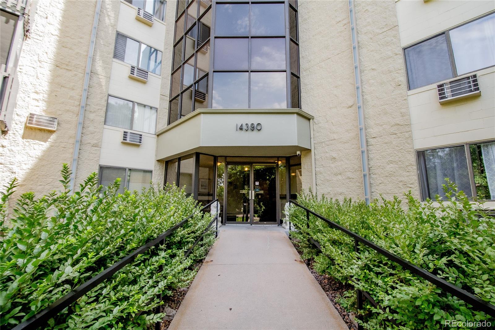14390 E Marina Drive 202