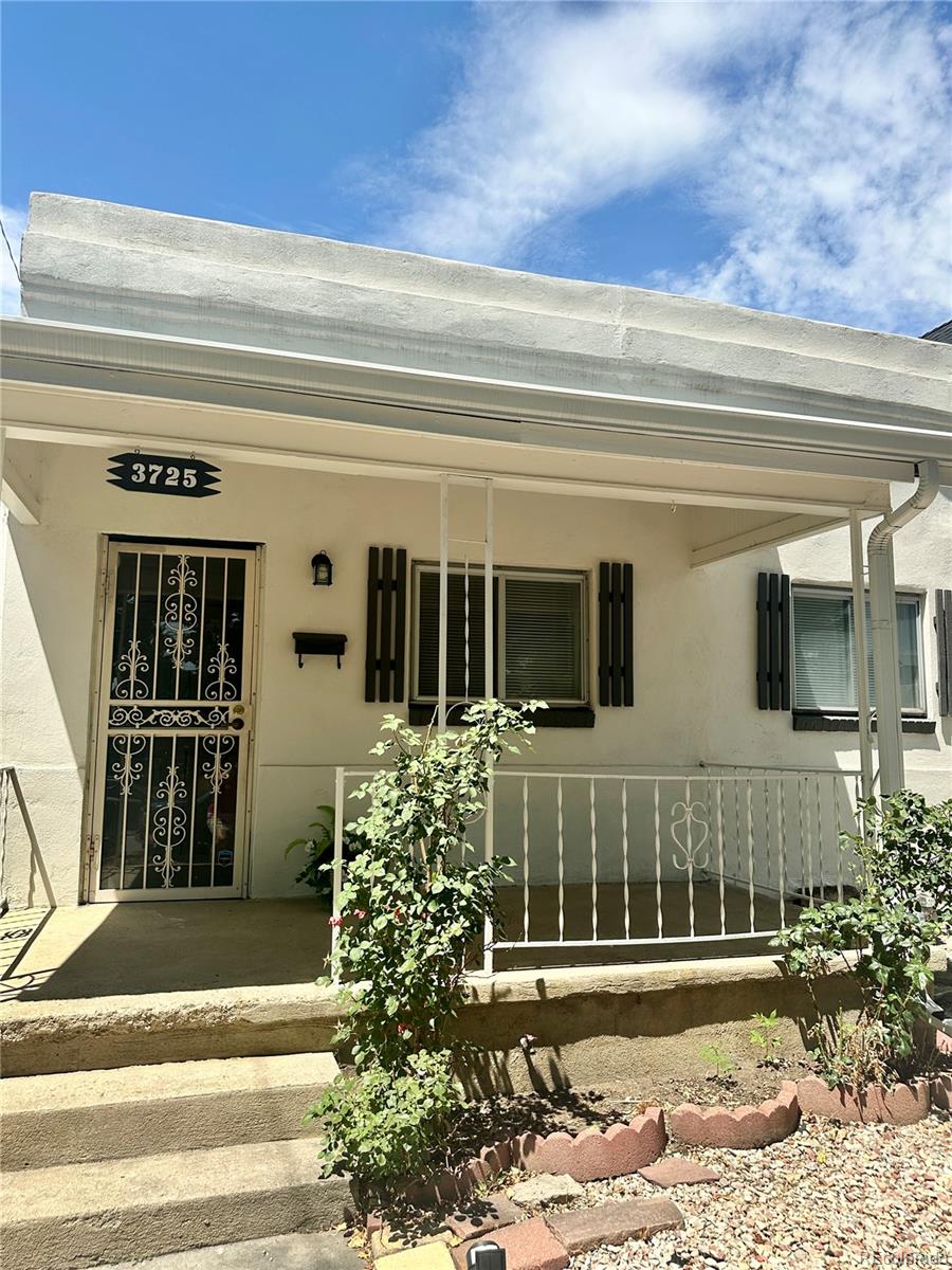 3725 Mariposa Street