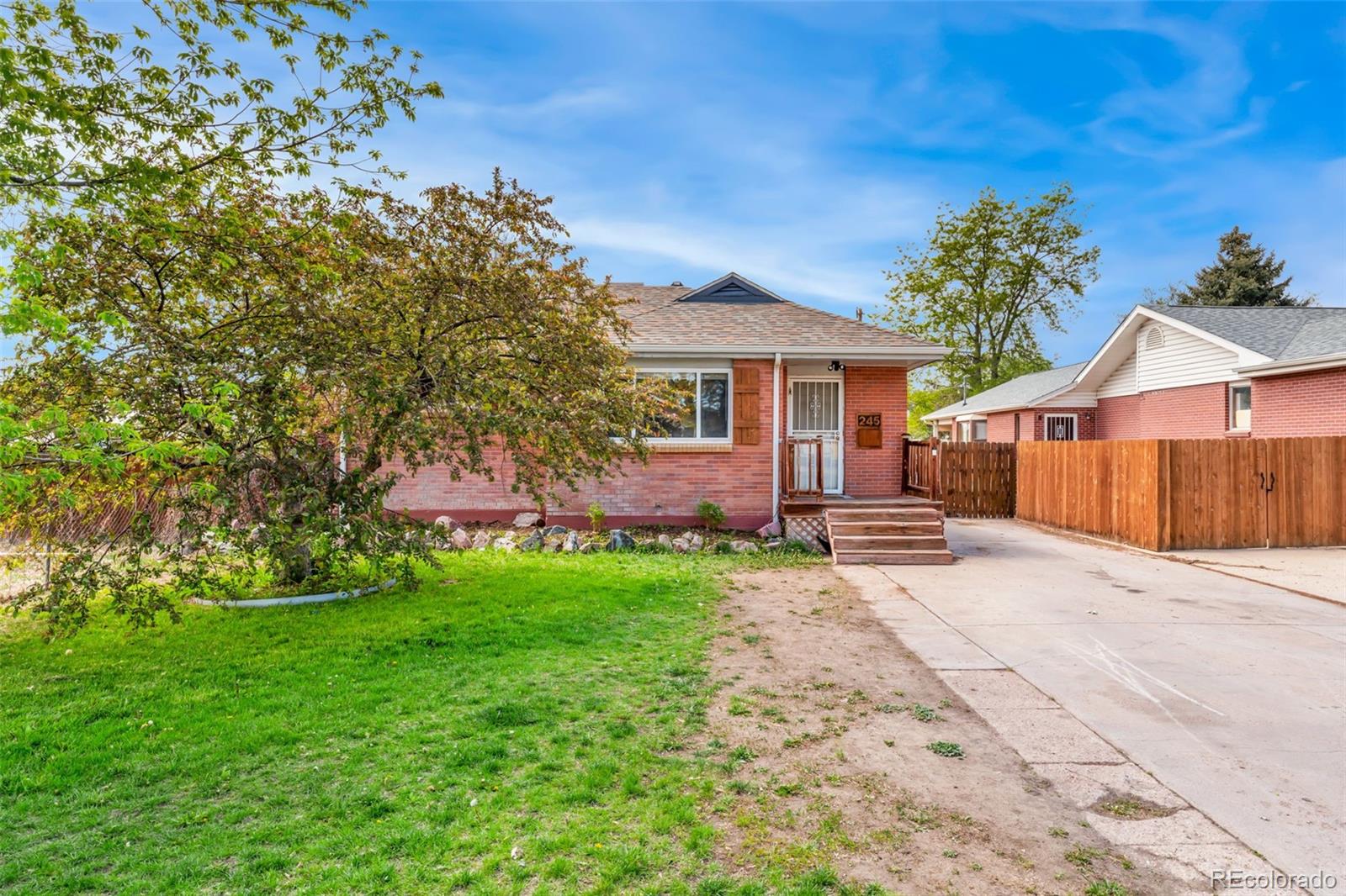 245 S 12th Avenue