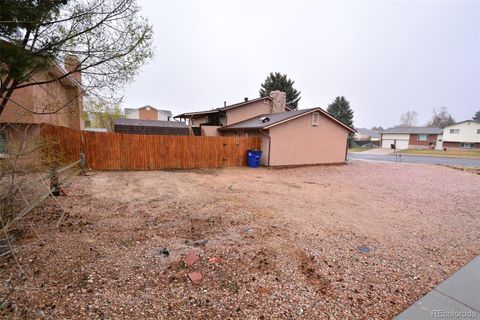Single Family Residence in Colorado Springs CO 2885 Vickers Drive 45.jpg