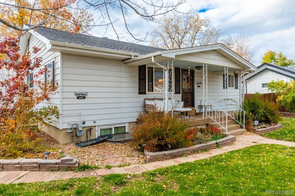 Photo of 3279 S Pearl Street, Englewood, CO 80113 (MLS # 4035338)