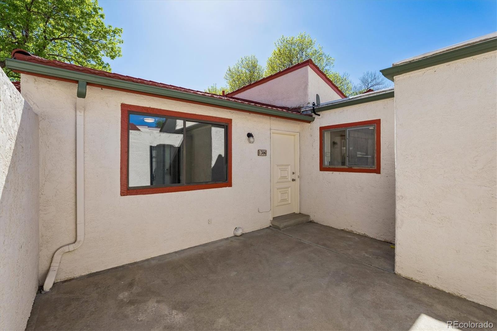 1306 Sequerra Street