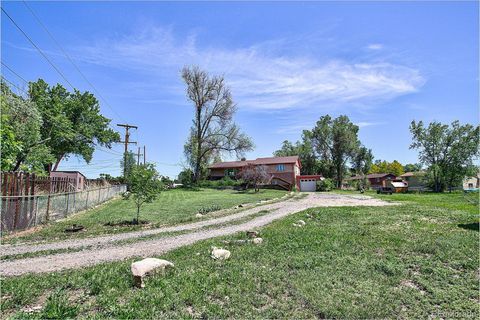 Single Family Residence in Arvada CO 5870 Nelson Court 5.jpg