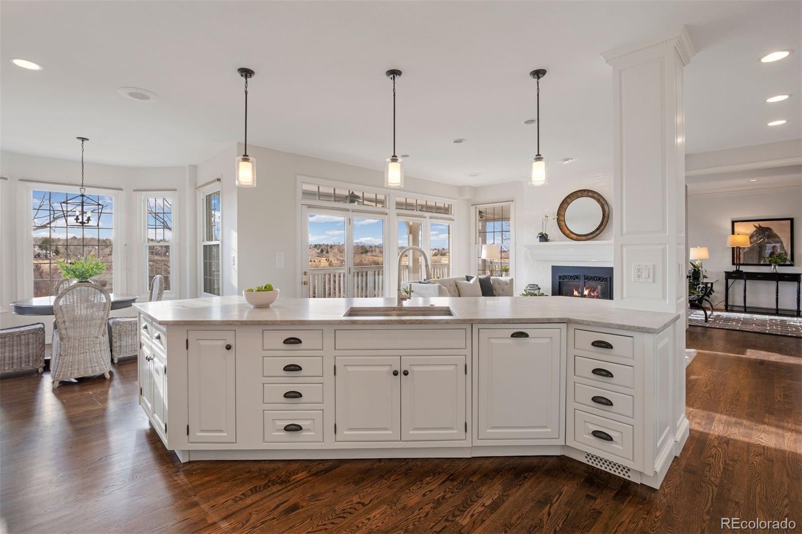 7233 S Niagara Circle