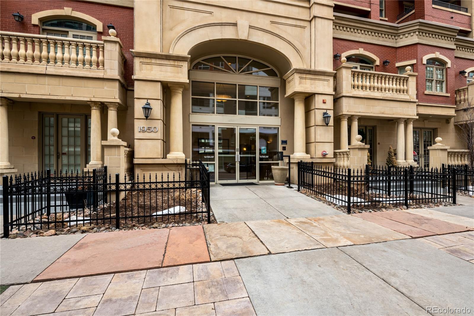 1950 N Logan Street 1107