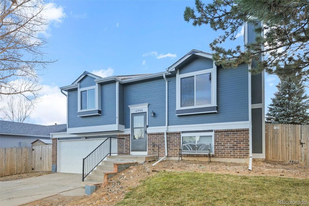 Photo of 10966 W Bowles Place, Littleton, CO 80127 (MLS # 1787588)