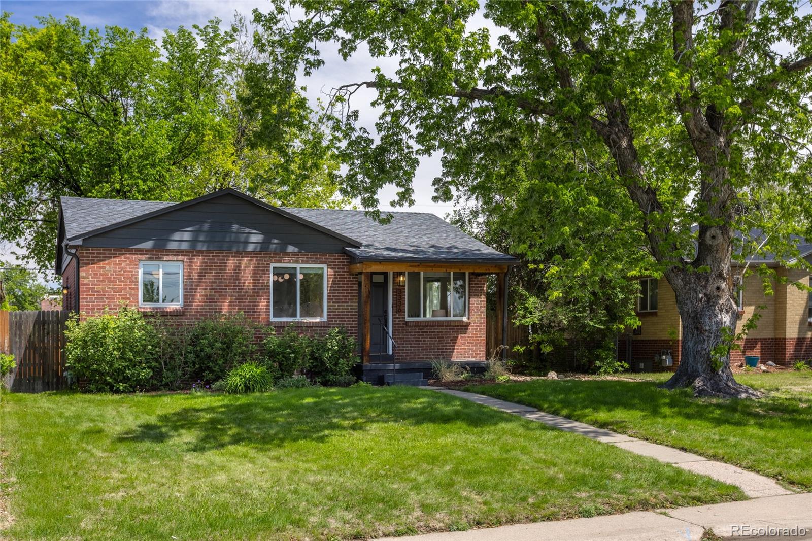 3336 Magnolia Street